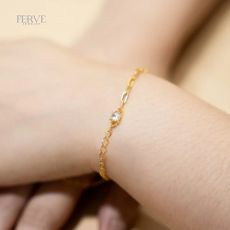 GOLD AMIA BRACELET - Image 2