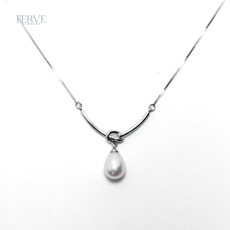 SILVER MEREDITH NECKLACE