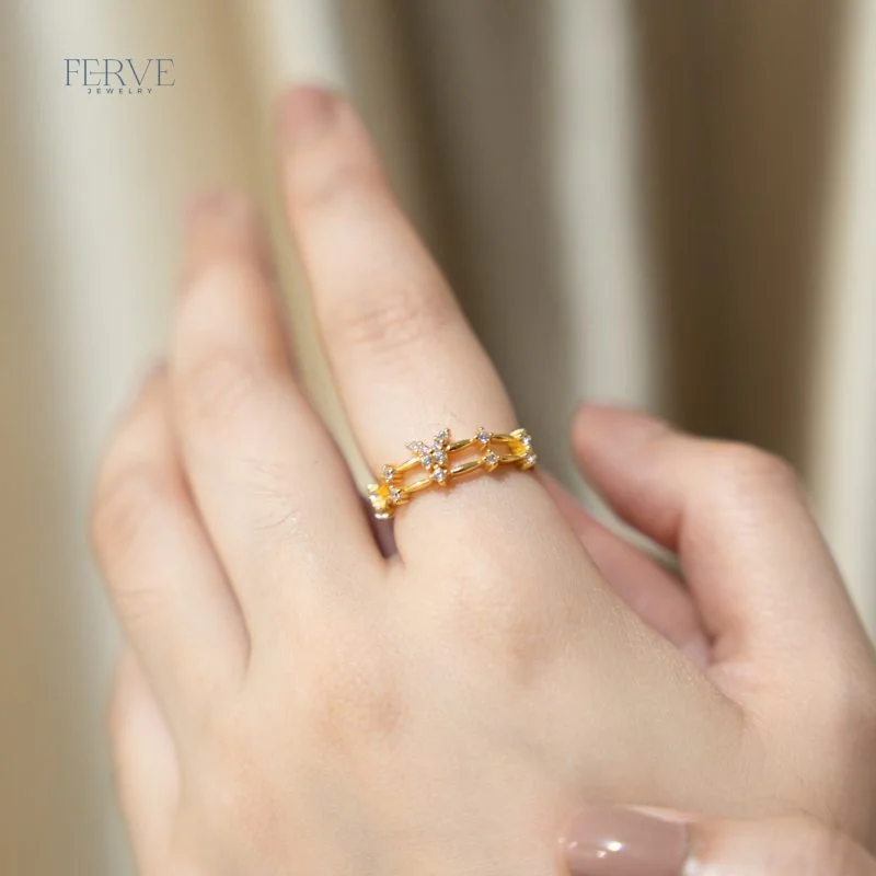 GOLD LILA BUTTERFLY RING - Image 2