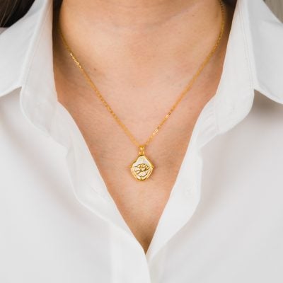 GOLD KARINA NECKLACE
